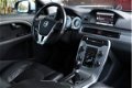 Volvo V70 - T4 180pk Momentum | Stoelverwarming V+A / Trekhaak / Park Assist / City Safety - 1 - Thumbnail