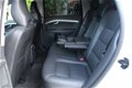 Volvo V70 - T4 180pk Momentum | Stoelverwarming V+A / Trekhaak / Park Assist / City Safety - 1 - Thumbnail