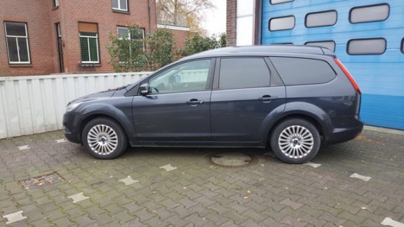 Ford Focus Wagon - 1.6 TDCI Titanium Dealeronderrhouden NAP Grijskenteken - 1