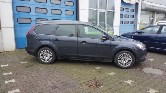 Ford Focus Wagon - 1.6 TDCI Titanium Dealeronderrhouden NAP Grijskenteken - 1