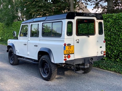 Land Rover Defender - 2.5 TD5 110 SW E 9 Pers YOUNGTIMER - 1