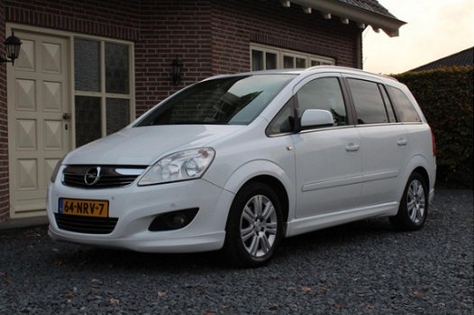 Opel Zafira - 1.8 16V Cosmo OPC / 7Prsn / Leder / Navi / BTW Auto / Dealeronderhouden - 1