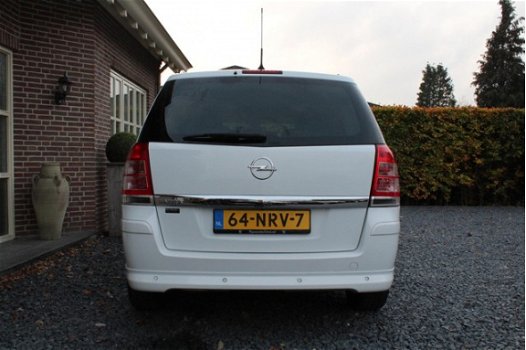 Opel Zafira - 1.8 16V Cosmo OPC / 7Prsn / Leder / Navi / BTW Auto / Dealeronderhouden - 1