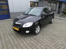 Skoda Fabia - 1.4-16V Dynamic nette auto , sport stoelen