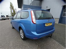 Ford Focus Wagon - 1.6 Trend / airco / cruise control / trekhaak / parrot