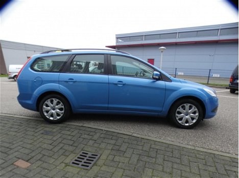 Ford Focus Wagon - 1.6 Trend / airco / cruise control / trekhaak / parrot - 1