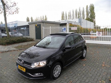 Volkswagen Polo - 1.0 60pk LOUNGE Pano, Clima, PDC, 1e eig - 1