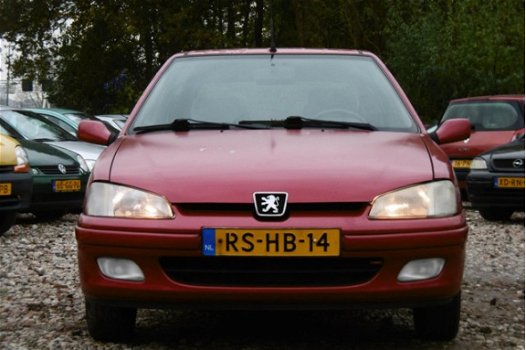 Peugeot 106 - 1.6 XT AUT NAP/STUURBEKR/ELEKRAM/APK 1-2021 - 1