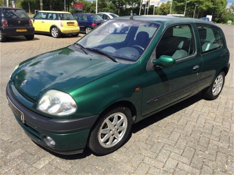 Renault Clio - 1.6 RXE Automaat Airco - 1