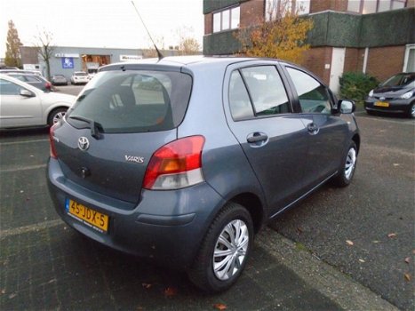 Toyota Yaris - 1.0 VVTi Acces Boekjes Airco N.A.P - 1