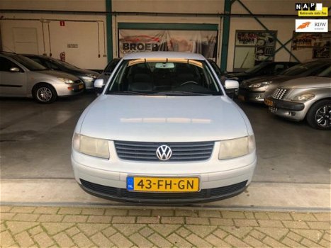 Volkswagen Passat - 2.8 V6 Highline 4Motion rijdt en schakelt perfect - 1