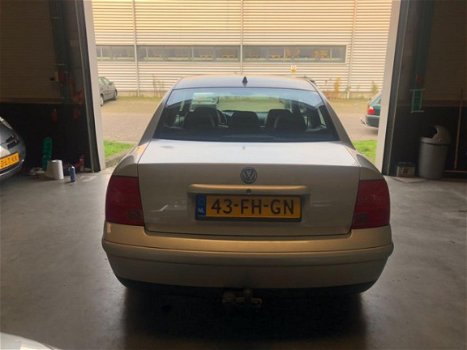 Volkswagen Passat - 2.8 V6 Highline 4Motion rijdt en schakelt perfect - 1