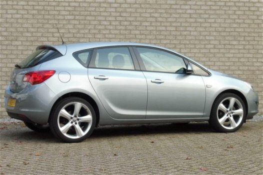 Opel Astra - 1.4i-16v SELECTION 5Drs/Airco/19 Inch - 1