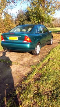 Ford Focus - 1.6-16V Ghia - 1