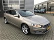 Volvo V60 - 2.0 D3 leder navi pdc winterpakket trekhaak - 1 - Thumbnail