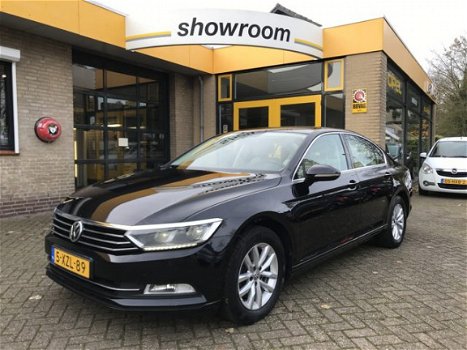 Volkswagen Passat - 2.0 TDI Comfortline Navi - 1