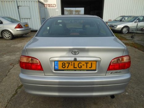 Toyota Avensis - 1.6-16V Linea Luna - 1