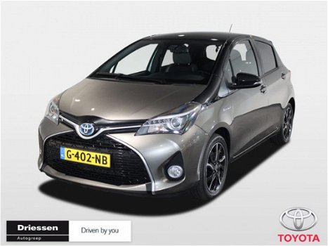 Toyota Yaris - 1.5 Hybrid Dynamic Bi-Tone (Navigatie - Camera - Key Free) - 1