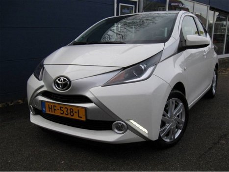 Toyota Aygo - 1.0 VVT-i X-pure Navigatie Cruise LM velgen NL - 1