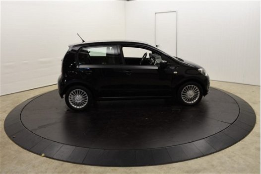 Volkswagen Up! - 1.0 high up5Drs Navi PDC Cruise Airco - 1