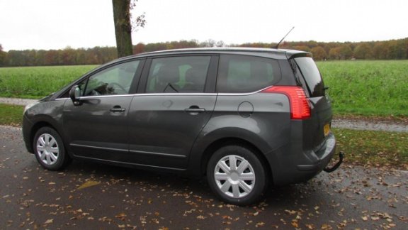 Peugeot 5008 - 1.6 THP Family 7p - 1