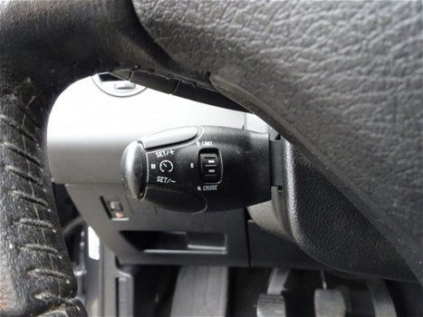 Peugeot 308 SW - 1.6 VTi XT geregelde airco, licht metalen velgen, trekhaak, panoramadak, parkeersen - 1