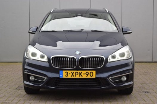 BMW 2-serie Active Tourer - 218i High Executive LED koplampen HUD Navi Climate Cruise Lmv 16