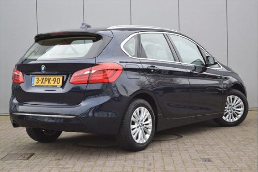 BMW 2-serie Active Tourer - 218i High Executive LED koplampen HUD Navi Climate Cruise Lmv 16