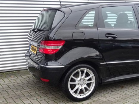 Mercedes-Benz B-klasse - B200 AUTOMAAT / PDC V+A / CRUISE - 1