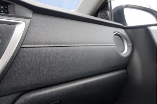 Toyota Auris Touring Sports - 1.8 Hybrid Dynamic Xenon+Panorama-dak+Navigatie+Camera = TOP - 1