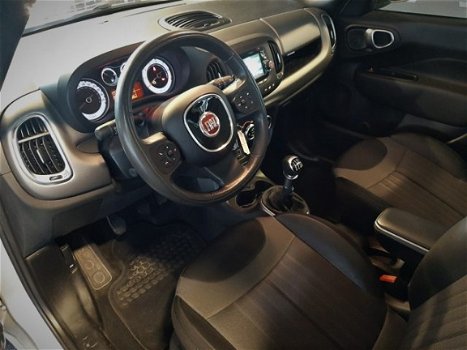 Fiat 500 L - 0.9 TwinAir 105pk Lounge | Panoramadak | Trekhaak | Navi | PDC | DAB+ | - 1