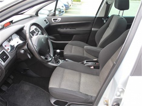 Peugeot 307 SW - 1.6-16V Premium PANORAMADAK / TREKHAAK / CLIMATE CONTROL / LM VELGEN / DAKRAILING / - 1