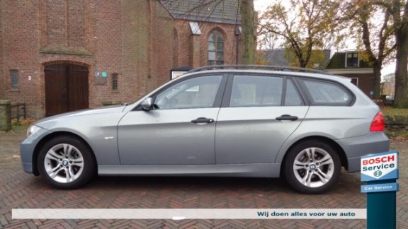 BMW 3-serie Touring - 2.0 318 I Executive - 1