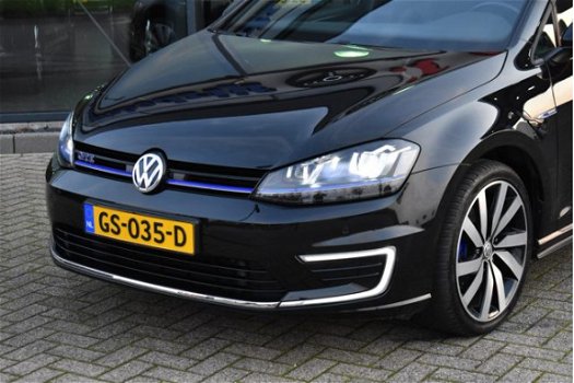 Volkswagen Golf - 1.4 TSI GTE 5drs, *EX BTW* Xenon, Trekhaak, Bluetooth, 18 Inch Velgen, LED-Verlich - 1