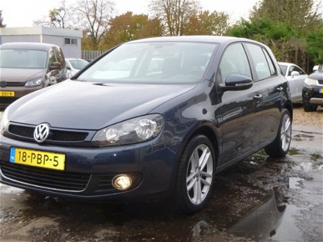 Volkswagen Golf - 1.2 TSI Highline BlueMotion - 1