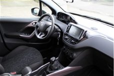 Peugeot 2008 - 1.2 PureTech Active Airco/Cruise controle/Parkeersensoren achter/Trekhaak