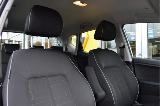 Kia Venga - 1.4 CVVT Seven Trekhaak | Airco | Navi | Cruise control | Bluetooth | 1.300 KG trekgewic - 1