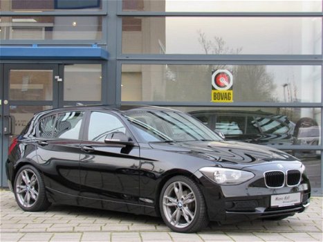 BMW 1-serie - 114i Turbo 5 Deurs / Airco / All-Black Edit / 18