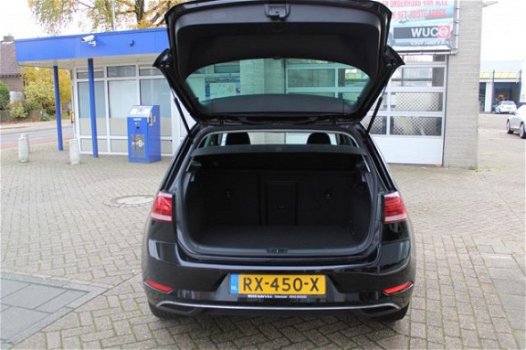 Volkswagen Golf - 1.6 TDI 115PK HIGHLINE / AIRCO / NAVIGATIE / ADAPTIVE CRUISE CO - 1