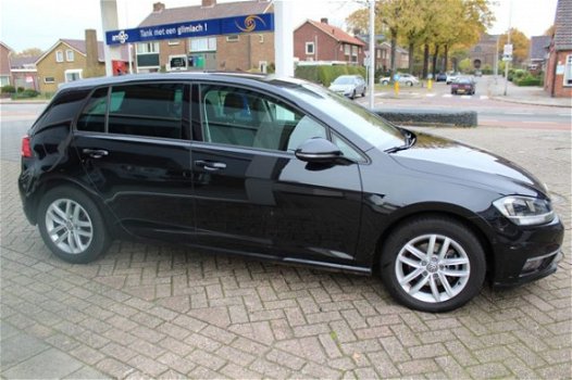 Volkswagen Golf - 1.6 TDI 115PK HIGHLINE / AIRCO / NAVIGATIE / ADAPTIVE CRUISE CO - 1