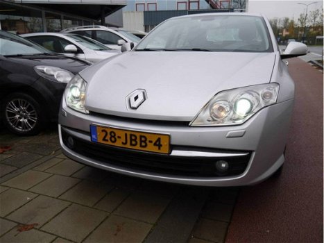 Renault Laguna - 2.0 16V 140 Dynamique - Navigatie - Xenon - 1