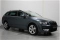 Skoda Octavia Combi - 2.0 TDI 150 pk Style Navi, PDC V+A, Airco ECC, Chroomlijsten - 1 - Thumbnail