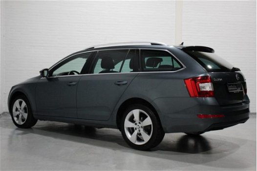 Skoda Octavia Combi - 2.0 TDI 150 pk Style Navi, PDC V+A, Airco ECC, Chroomlijsten - 1