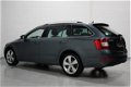 Skoda Octavia Combi - 2.0 TDI 150 pk Style Navi, PDC V+A, Airco ECC, Chroomlijsten - 1 - Thumbnail