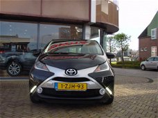 Toyota Aygo - 1.0 VVT-i x-clusiv