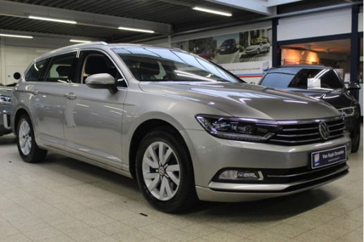 Volkswagen Passat Variant - 1.6 TDI 120pk BMT HIGHLINE LED / NAVIGATIE / TREKHAAK / - 1