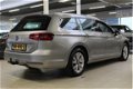Volkswagen Passat Variant - 1.6 TDI 120pk BMT HIGHLINE LED / NAVIGATIE / TREKHAAK / - 1 - Thumbnail