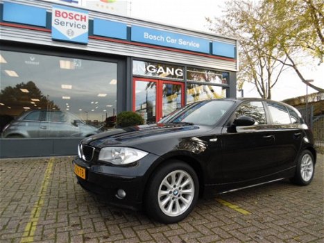 BMW 1-serie - 120i High Executive AIRCO CRUISE CONTROL LEER NAVI Financiering vanaf € 133, 00 per ma - 1