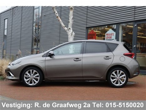 Toyota Auris - 1.8 Hybrid Executive Pack | Parkeersensoren | Stoelverwarming | Half leder - 1