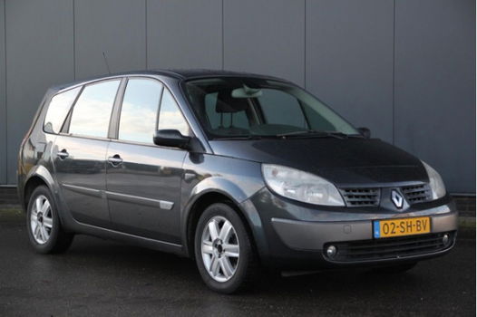 Renault Grand Scénic - 2.0-16V Tech Line Navigatie/7 Pers/Lmv/Apk 10-2020 - 1